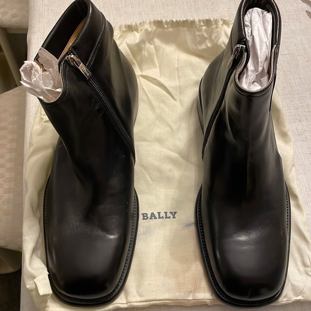 Bally (Sabo) mens boots. Black leather 10.5 EEE